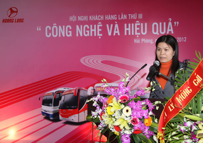 Bà Nguyễn Thị Hà - Kế toán trưởng phát biểu